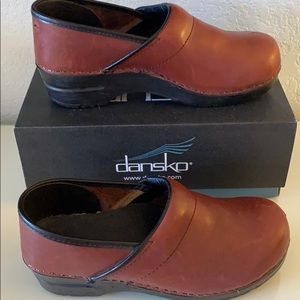 Dansko Brown professional clogs- Size 40